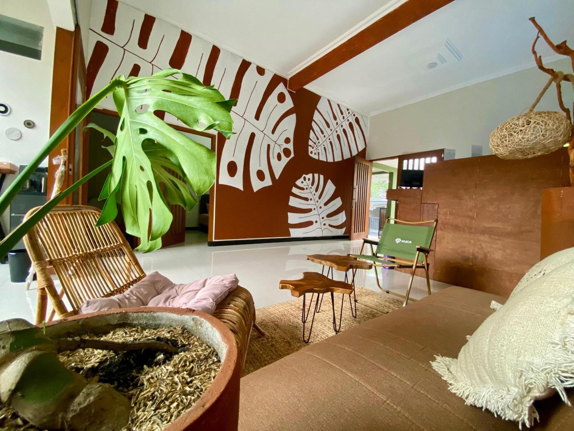 Zzz Hostel Malang Bagian luar foto